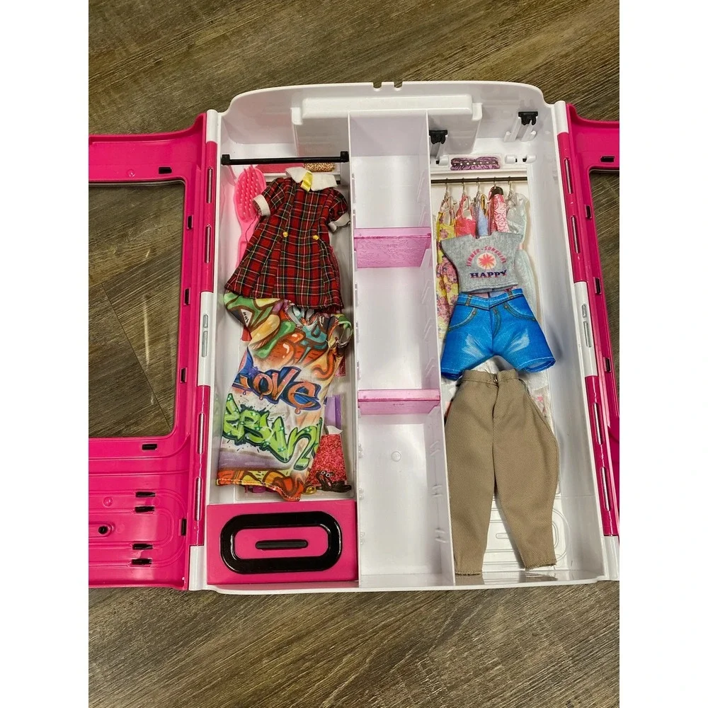 Mattel Barbie Ultimate Closet Pink Portable Doll Fashion Case DMT57 with Outfits